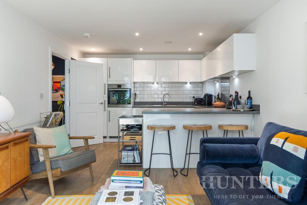 Flat 29, Egret Heights N17 9 GJ-6.jpg