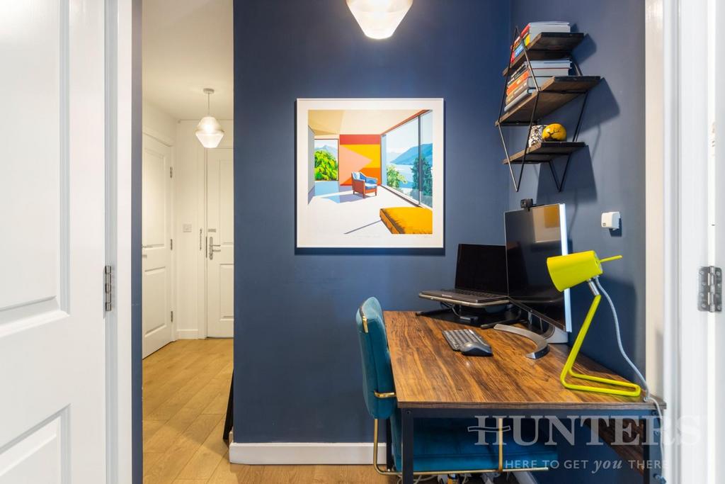 Flat 29, Egret Heights N17 9 GJ-4.jpg