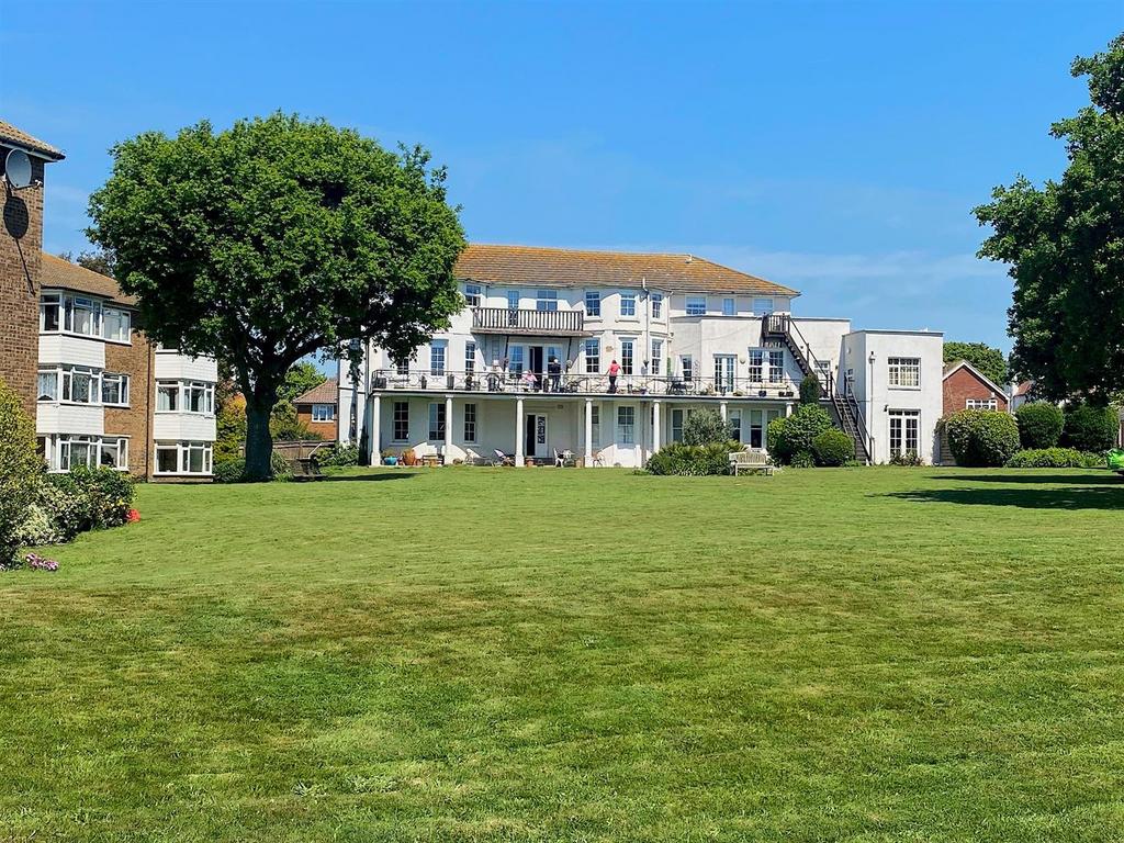 7 Offa Ct - Gardens.jpg