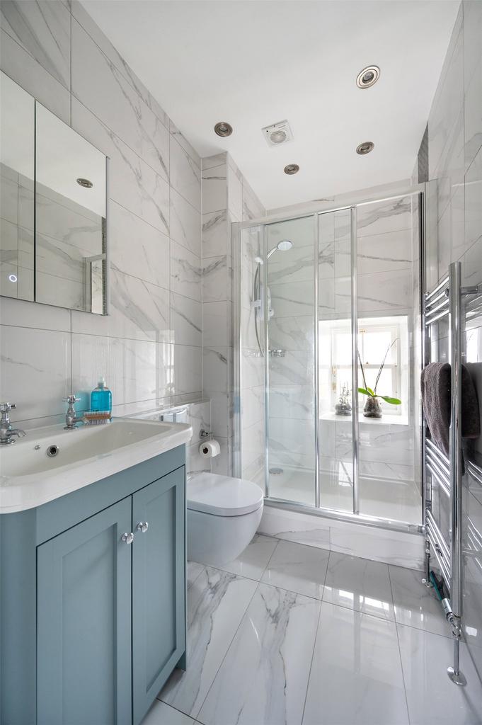 Family Shower Room