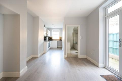 140 Richmond Road, Leytonstone, London, E11 4BS