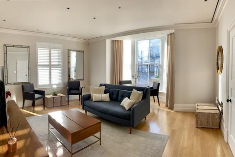 2 bedroom flat to rent, Wycombe Square, London W8