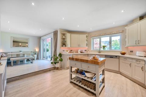 2 Booth Drive, Finchampstead, Wokingham, RG40 4HL