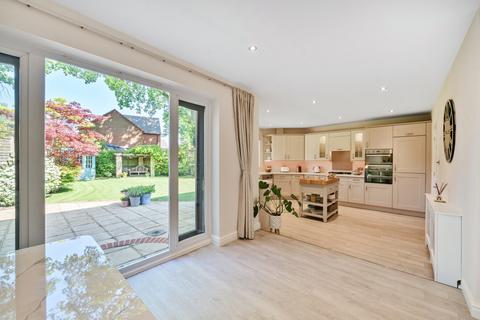 2 Booth Drive, Finchampstead, Wokingham, RG40 4HL
