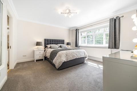 2 Booth Drive, Finchampstead, Wokingham, RG40 4HL