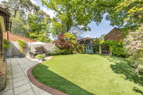 2 Booth Drive, Finchampstead, Wokingham, RG40 4HL