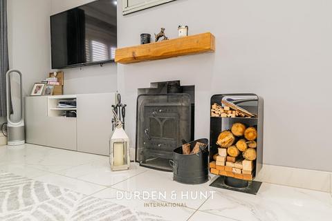 1 Upton Close, Stanford-le-hope, SS17 7DQ