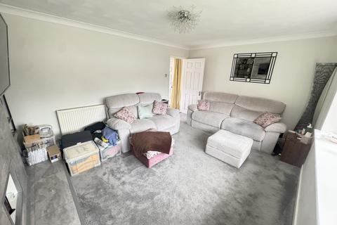 10 Mayfield Close, Ashford, TW15 2AT