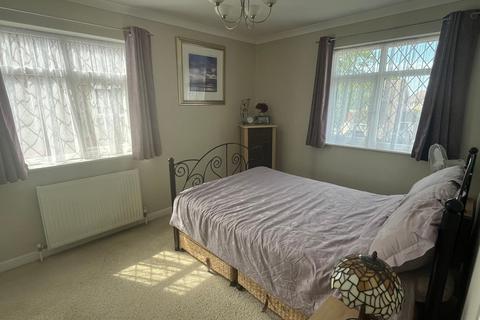10 Mayfield Close, Ashford, TW15 2AT
