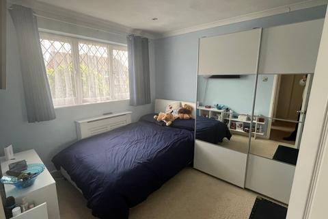 10 Mayfield Close, Ashford, TW15 2AT