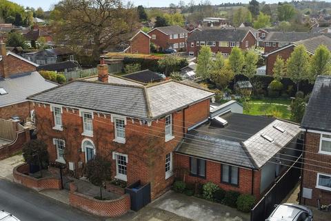 24 New Cut, Hadleigh, Ipswich, IP7 5DA