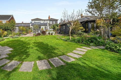 24 New Cut, Hadleigh, Ipswich, IP7 5DA