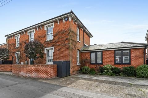 24 New Cut, Hadleigh, Ipswich, IP7 5DA