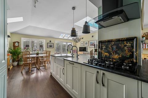 24 New Cut, Hadleigh, Ipswich, IP7 5DA