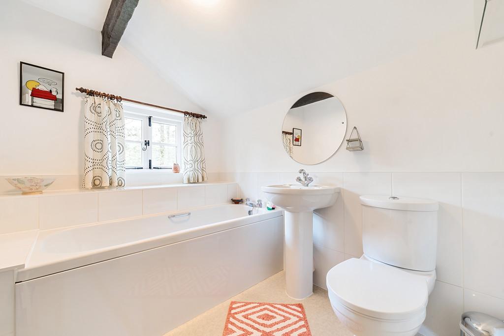En Suite Bathroom for Bedroom 1