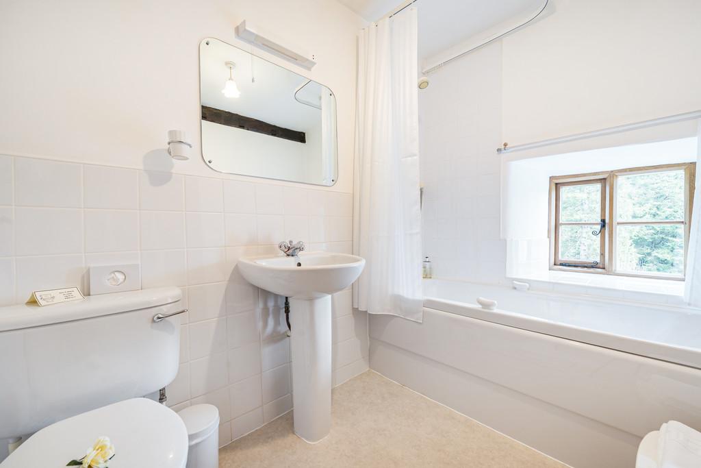 En Suite Bathroom for Bedroom 2
