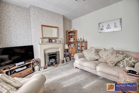 4 bedroom semi-detached house for sale, Coniston Avenue, Fulwell