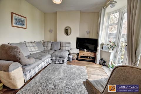 4 bedroom semi-detached house for sale, Coniston Avenue, Fulwell