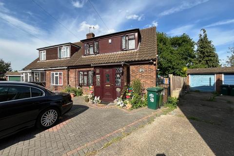 10 Fairways, Ashford, TW15 2AA