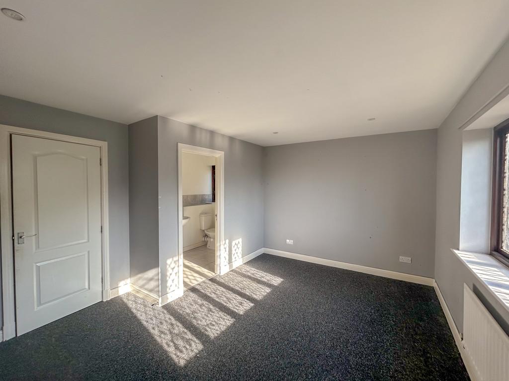 Guest bedroom 2