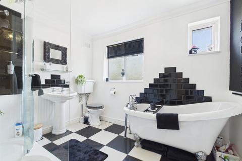 4 bedroom semi-detached house for sale, Manor Park Road, Castle Bromwich B36