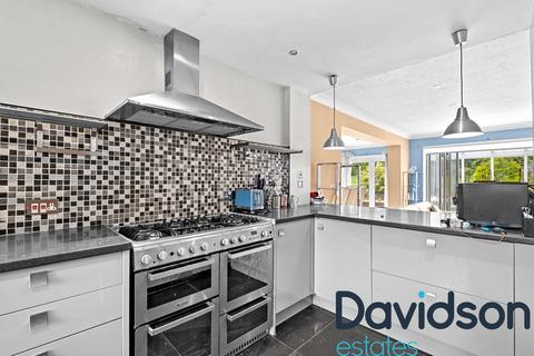 22 Crookham Close, Birmingham, B17 8RR
