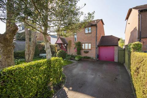 4 bedroom detached house for sale, Upper Greenwoods Lane, Punnetts Town