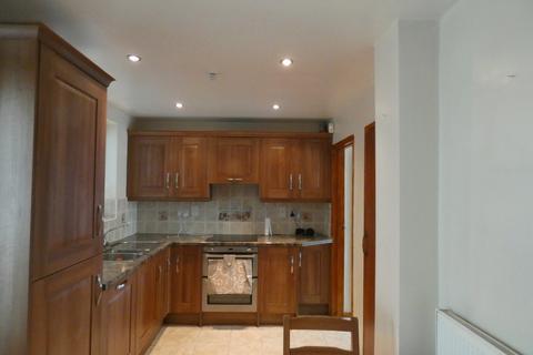 5 bedroom semi-detached house to rent, Mile Road, Bedford