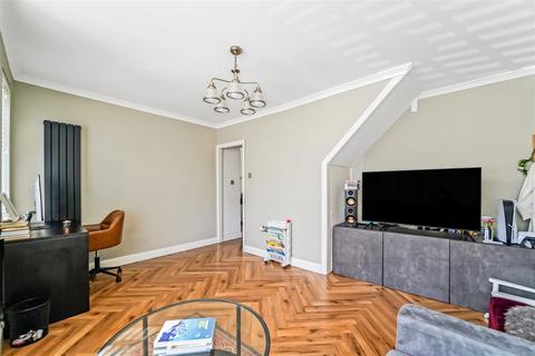 63 Russell Road, Chingford, London, E4 8HA