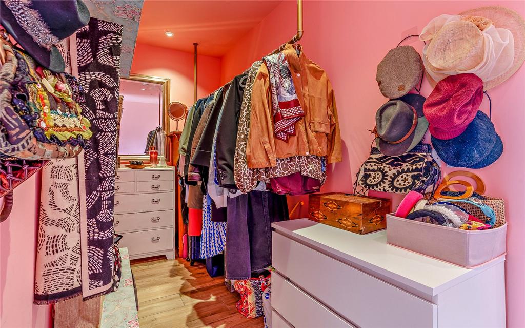 Walk-In Wardrobe