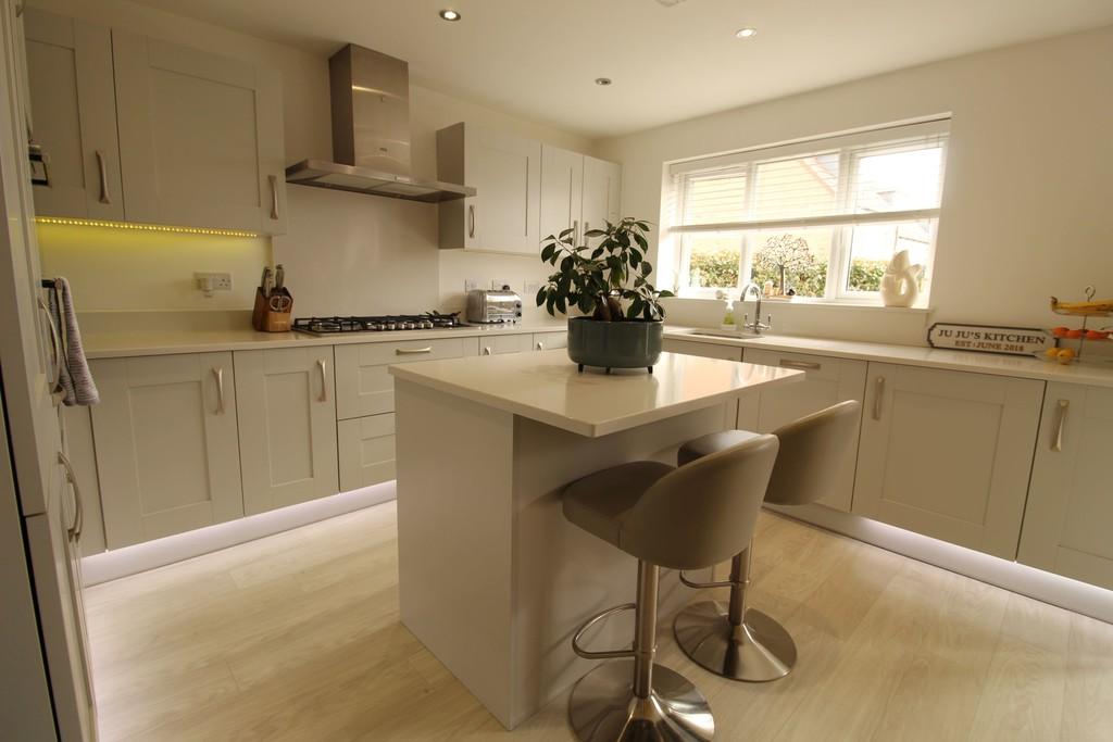 Kitchen 4