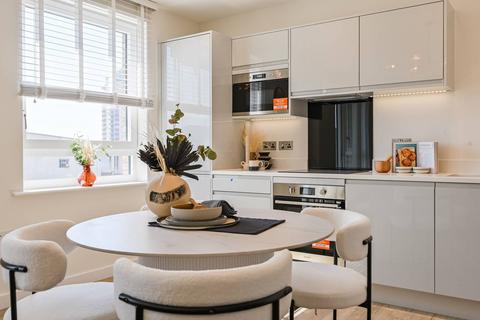 2 bedroom flat for sale, The Silverton, Royal Docks E16