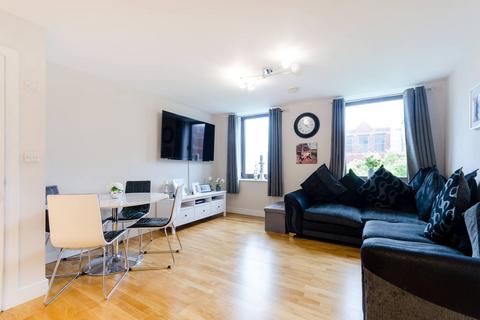 2 bedroom flat for sale, High Street, Sutton, SM1