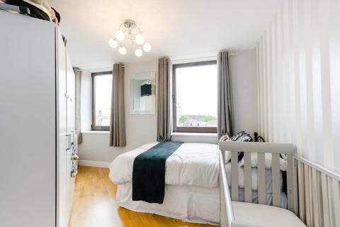 2 bedroom flat for sale, High Street, Sutton, SM1