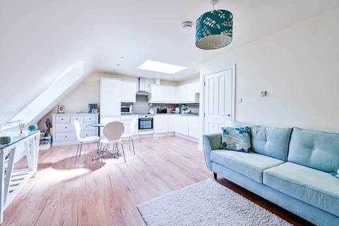 1 bedroom flat for sale, Dukes Avenue, New Malden, KT3