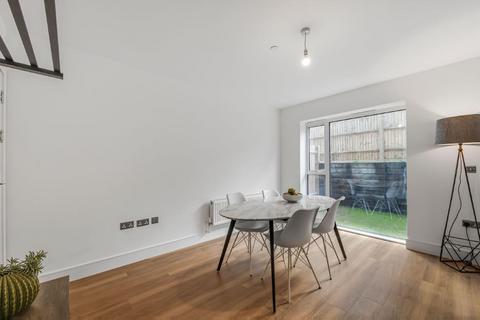 2 bedroom flat for sale, Ealing Road, Wembley, London, HA0