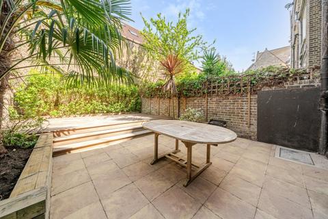 2 bedroom flat to rent, Brussels Road, London, SW11