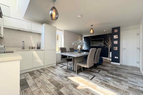2 bedroom semi-detached house for sale, Village Street, Norwood Green HX3