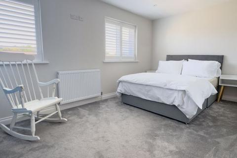 27 Hook Lane, Bognor Regis, PO22 8AU