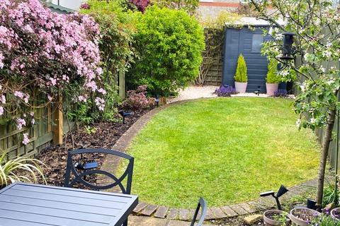 51 Clos Ogney, Llantwit Major, CF61 2SN