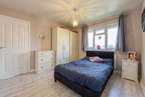 4 Illshaw, Wolverhampton, WV9 5LD