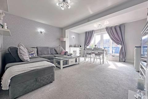 8 Birnham Close, Tipton, DY4 8AW