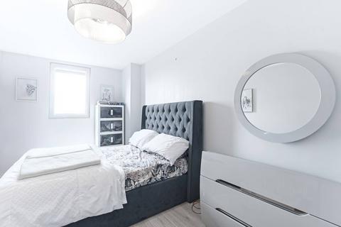 1 bedroom flat for sale, Grosvenor Waterside, SW1W, Belgravia, London, SW1W