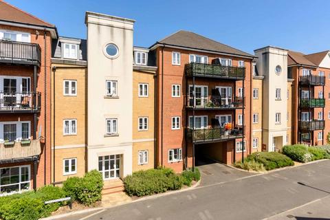 2 bedroom apartment for sale, Alderson Grove, Walton-On-Thames