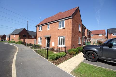 3 bedroom semi-detached house to rent, Aylesbury