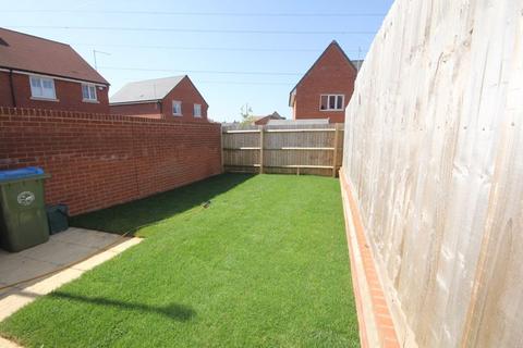 3 bedroom semi-detached house to rent, Aylesbury