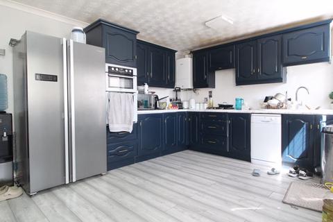 11 Linacres, Luton, LU4 9XP