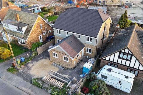 3 bedroom semi-detached house for sale, Drake Avenue, Minster
