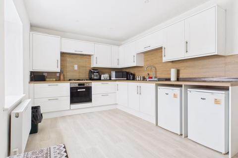 14 Centenary Row West, Camborne, TR14 8HU