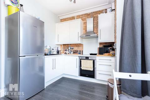 2 bedroom flat for sale, Crabton Close Road, Bournemouth, BH5 1